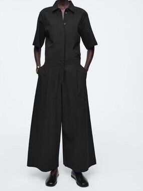SHORT-SLEEVE JUMPSUIT